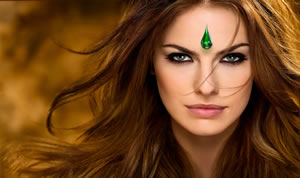 Despierta tu poder con Jadiss, la nueva fragancia de Ésika