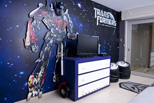 Hasbro inaugura suite temática de Transformers